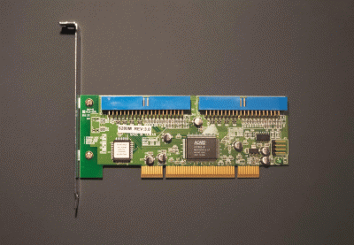 1|4: Die Acard 6280M hat zwei IDE-Anschl&uuml;sse.